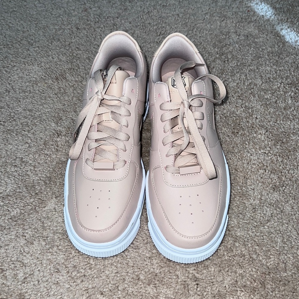Nike Air Force 1 Pixel